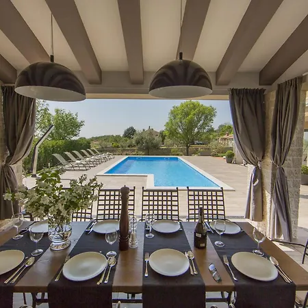 Holiday home Villa Verde Sveti Lovrec Pazenaticki