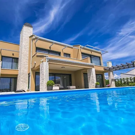 Villa Verde Holiday home Sveti Lovrec Pazenaticki